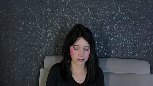 MeganR  online show from April 2026 11:34:01 AM