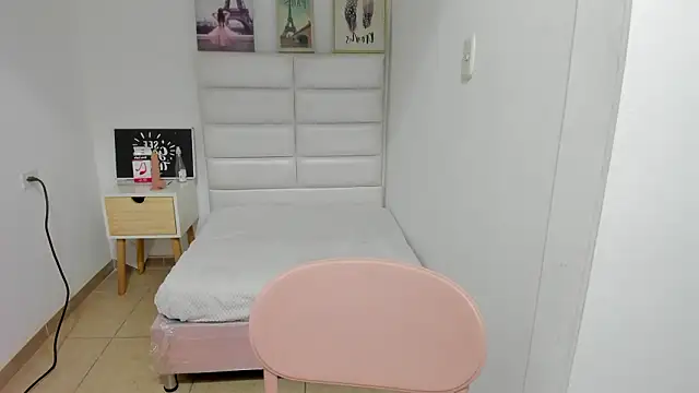 amyalvarez online show from February 2026 03:20:01 PM