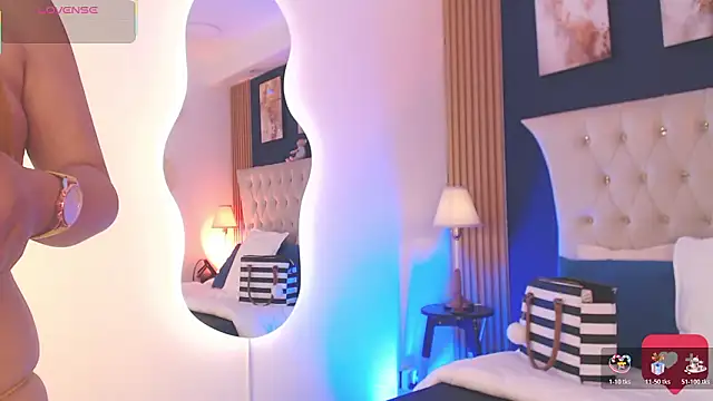 Snapshot of GloryShine chatting on February 2026 12:53:02 PM GloryShine online show from February 2026 12:53:02 PM