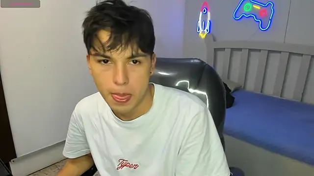 StiwenTwink online show from November 2025 04:55:01 PM