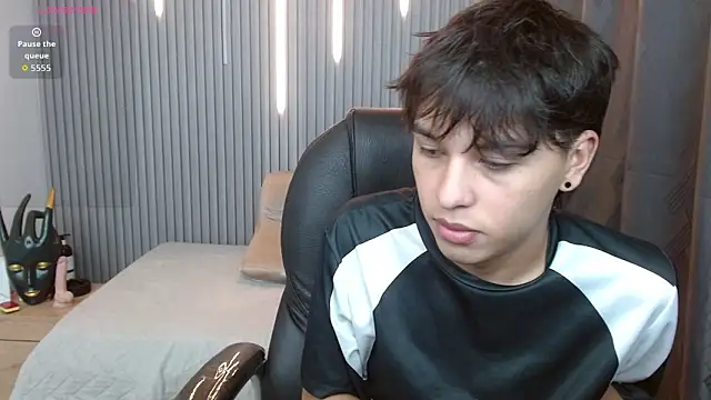 StiwenTwink online show from May 2026 02:00:02 PM