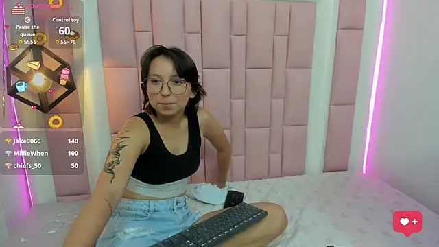 Klaret Toy online show from April 2026 02:27:02 AM