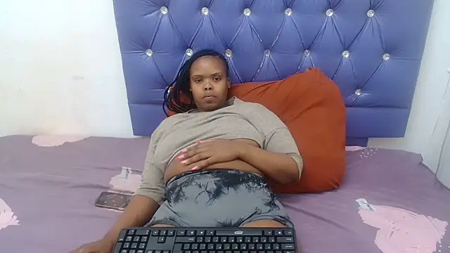 Snapshot of XYummyDoll32 chatting on October 2025 03:01:02 PM XYummyDoll32 online show from October 2025 03:01:02 PM