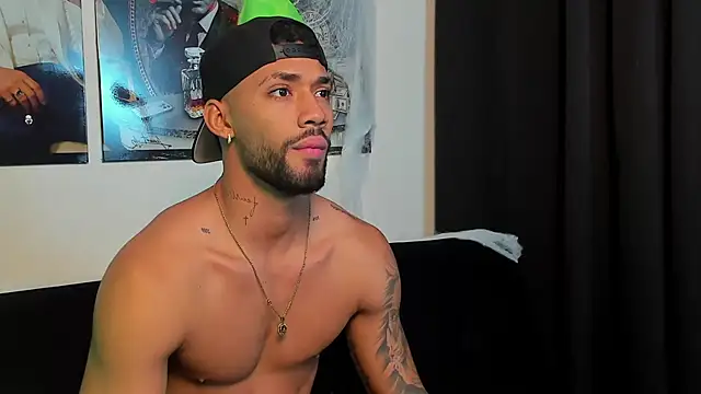 Snapshot of theo_sky1 chatting on October 2025 02:40:02 PM theo sky1 online show from October 2025 02:40:02 PM