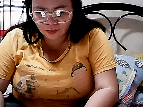 Snapshot of HornyPussie69 chatting on March 2026 04:06:02 AM HornyPussie69 online show from March 2026 04:06:02 AM