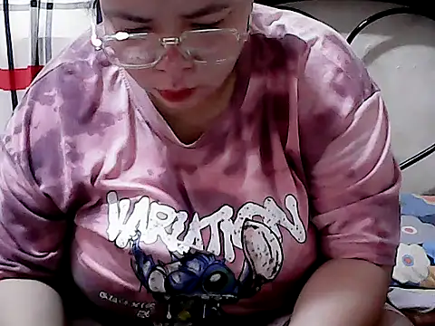 Snapshot of HornyPussie69 chatting on April 2026 11:43:02 PM HornyPussie69 online show from April 2026 11:43:02 PM