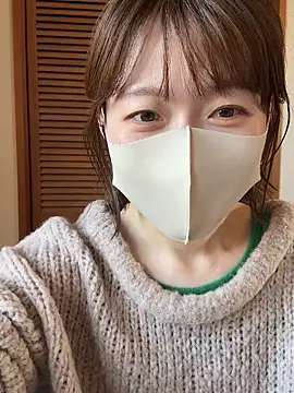 momo yuipu online show from November 2025 01:05:02 AM