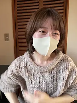 momo yuipu online show from November 2025 01:04:02 AM