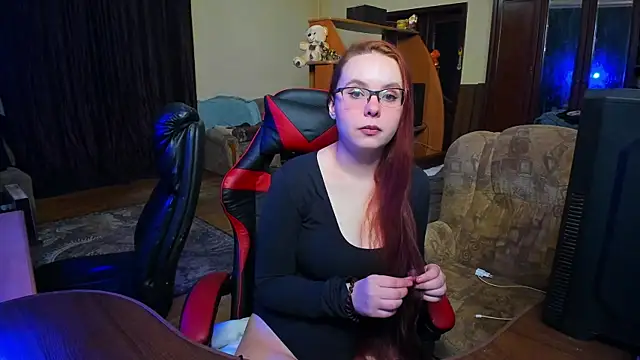 Snapshot of JustFoxyee chatting on December 2025 01:02:02 AM JustFoxyee online show from December 2025 01:02:02 AM