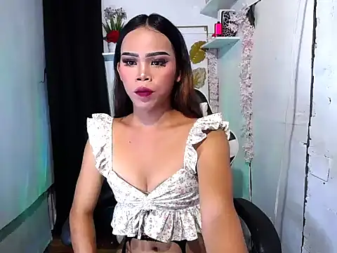 Snapshot of ella_foxtrot chatting on March 2026 04:19:01 AM ella foxtrot online show from March 2026 04:19:01 AM