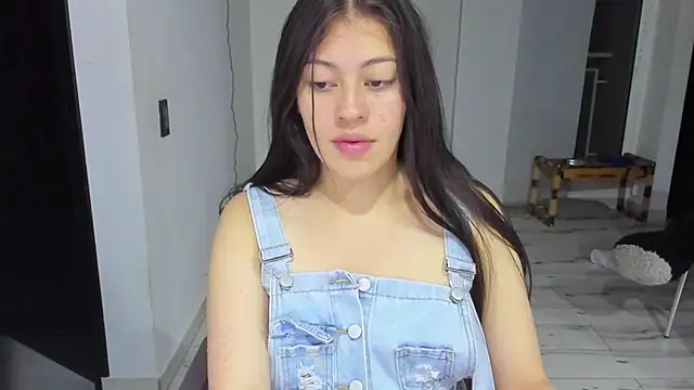 Snapshot of amazingloren999 chatting on November 2025 07:31:02 AM amazingloren999 online show from November 2025 07:31:02 AM