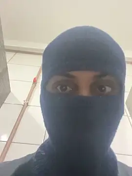 Snapshot of lzin157 chatting on October 2025 05:04:01 AM lzin157 online show from October 2025 05:04:01 AM