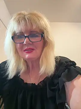 Snapshot of BoloshkaBlonda chatting on October 2025 09:56:01 PM BoloshkaBlonda online show from October 2025 09:56:01 PM