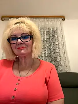 BoloshkaBlonda online show from November 2025 06:23:02 PM