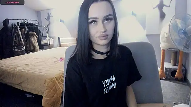 Lisa  Johnson online show from November 2025 12:22:01 AM