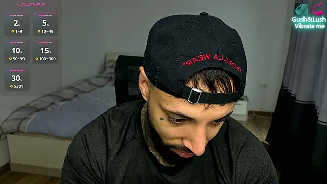 MasculineGuy99 online show from December 2025 09:29:02 AM