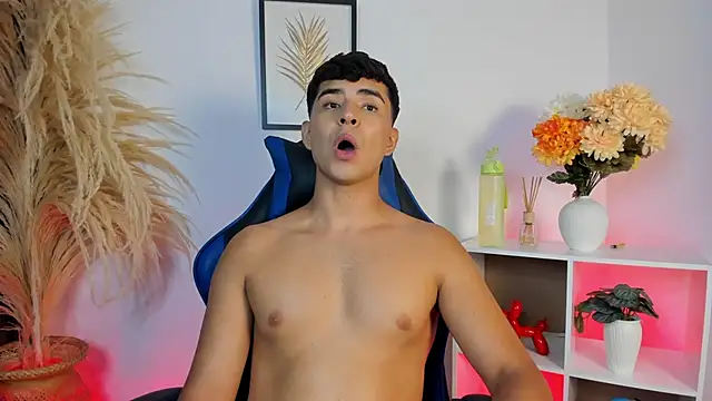 Thiago Connor21 online show from May 2026 11:35:01 PM