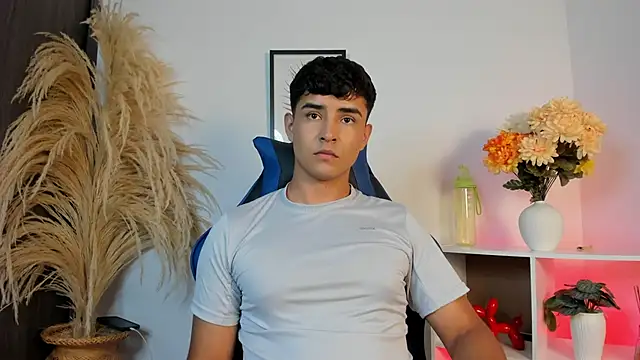 Thiago Connor21 online show from May 2026 11:46:02 PM