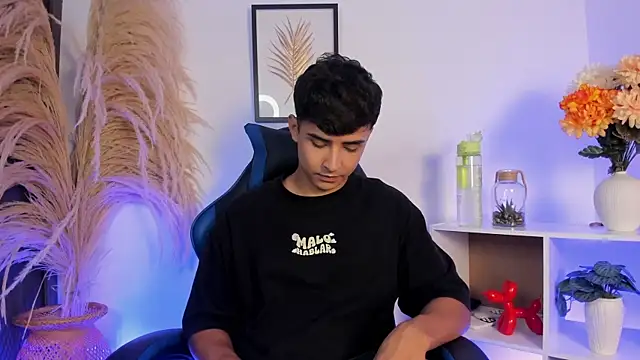 Thiago Connor21 online show from May 2026 11:56:02 PM