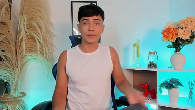 Thiago Connor21 online show from May 2026 12:05:01 AM