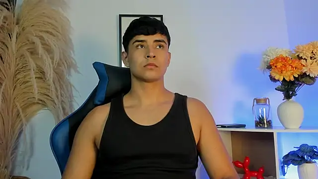 Thiago Connor21 online show from June 2026 10:48:02 PM