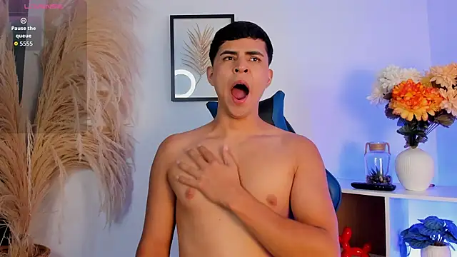 Thiago Connor21 online show from July 2026 08:56:02 PM