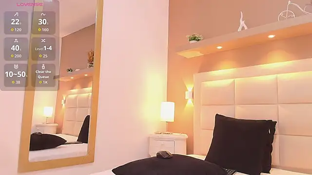 Snapshot of TracyDavis_ chatting on November 2025 03:18:02 AM TracyDavis online show from November 2025 03:18:02 AM