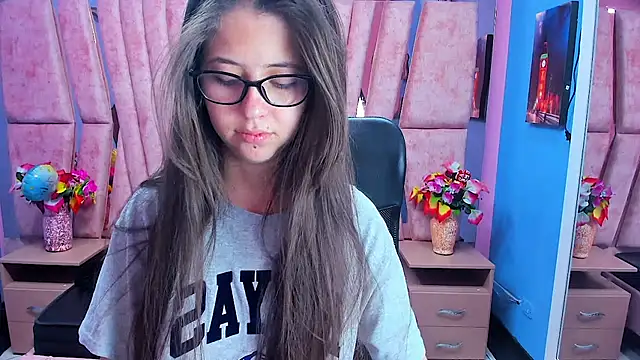 Snapshot of sarah_sweett_ chatting on February 2026 02:58:02 PM sarah sweett online show from February 2026 02:58:02 PM