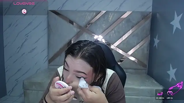 mia foster t online show from March 2026 01:14:02 PM