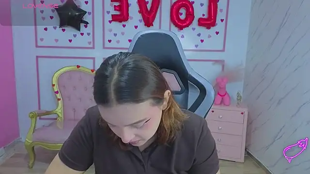 mia foster t online show from April 2026 01:09:02 PM