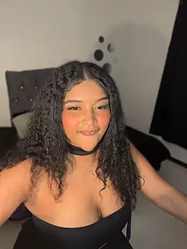mitschellfox21 online show from July 2026 05:01:01 AM