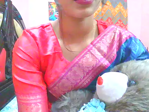 Snapshot of night_queeen7 chatting on December 2025 07:31:02 PM night queeen7 online show from December 2025 07:31:02 PM