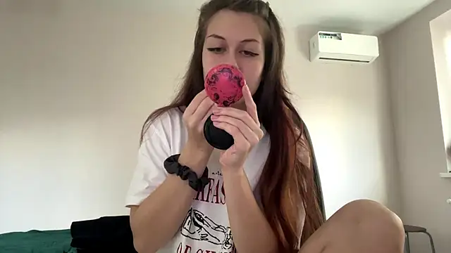 Snapshot of Nayra_flash chatting on October 2025 11:11:01 AM Nayra flash online show from October 2025 11:11:01 AM