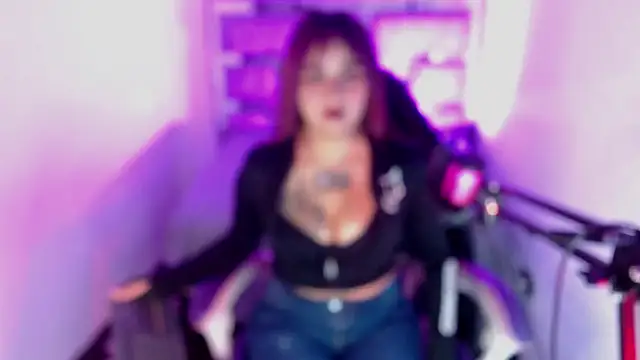 Snapshot of ivoni chatting on October 2025 06:50:02 PM ivoni online show from October 2025 06:50:02 PM