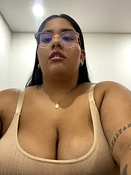 Snapshot of sammjones chatting on October 2025 11:24:02 PM sammjones online show from October 2025 11:24:02 PM