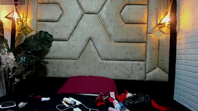 Julieta Slav3 online show from April 2026 09:37:02 PM