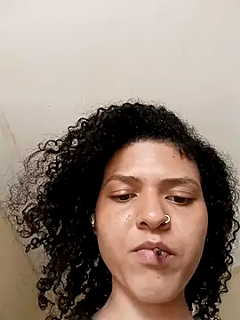 Larissinhamm online show from October 2025 04:17:01 PM