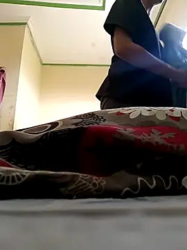 Larissinhamm online show from October 2025 09:54:01 AM