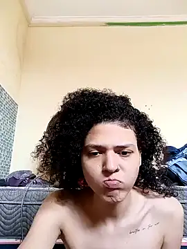 Larissinhamm online show from November 2025 01:34:02 PM