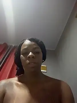 Priihmedeiros online show from May 2026 08:43:02 AM