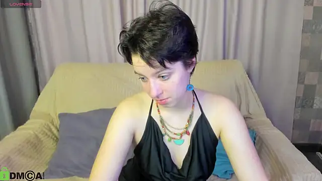 Sara Frayer online show from November 2025 01:11:01 AM