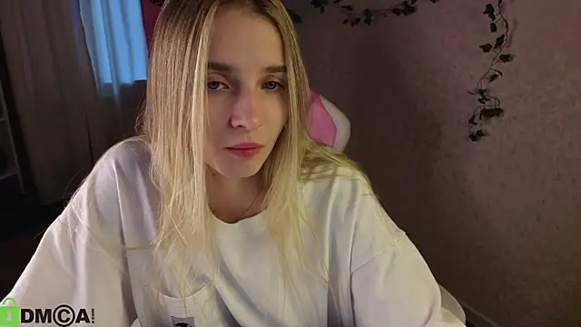 L1na Reeds online show from April 2026 03:48:02 AM