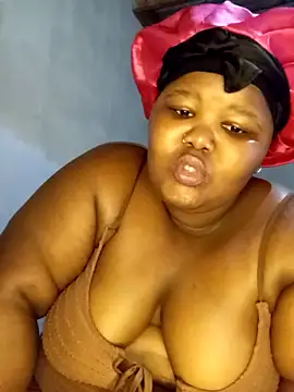 LadyBear2002 online show from October 2025 04:48:02 PM