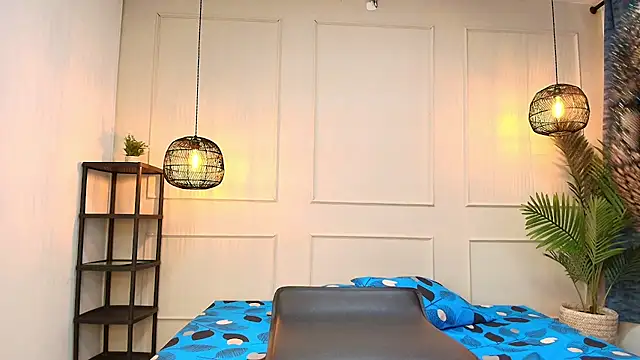 Nikki Vesper online show from October 2025 12:06:02 PM