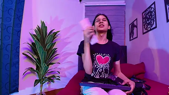Nikki Vesper online show from May 2026 03:24:02 AM
