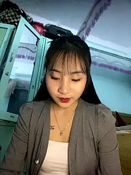 banlinh004 online show from December 2025 02:12:02 PM
