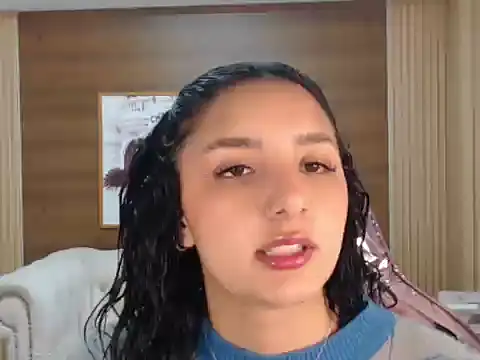 claudina s online show from October 2025 01:23:01 PM