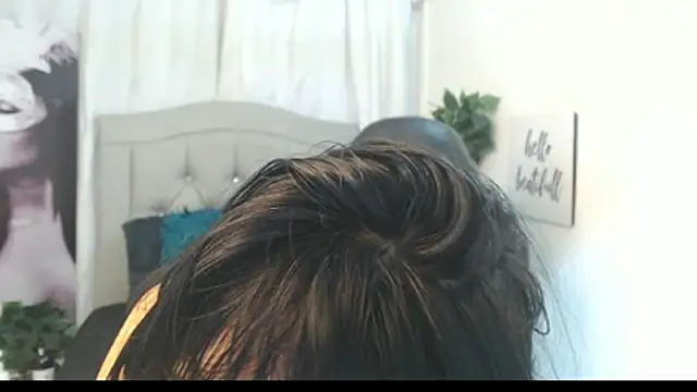 annyrusso online show from December 2025 02:04:01 PM