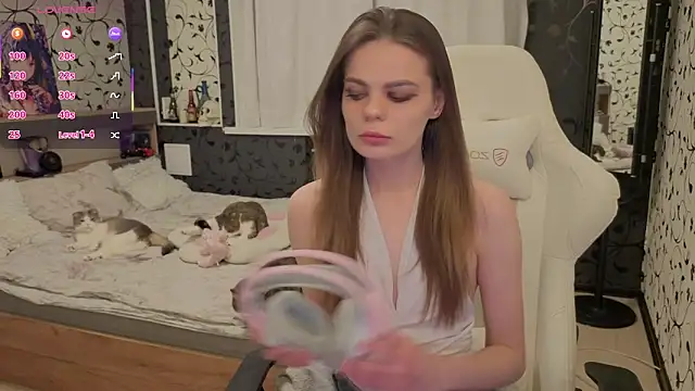 xAlisontiny online show from March 2026 07:06:01 PM