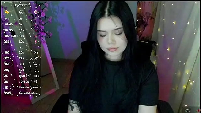 Mona Esty online show from May 2026 06:18:01 AM
